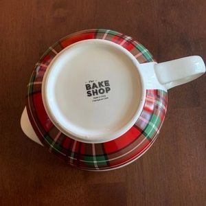 Large, (2-quart), holiday mixing bowl by The Bake Shop.